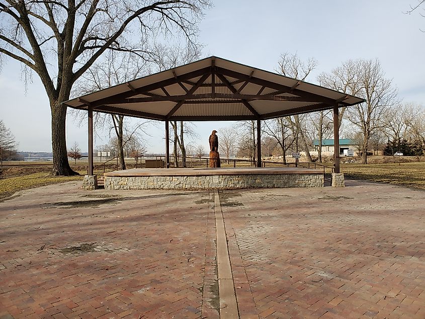 Maxine McKeon Stage and Shelter at English Landing Park in Parkville, Missouri. .Editorial credit: Jon Kraft / Shutterstock.com