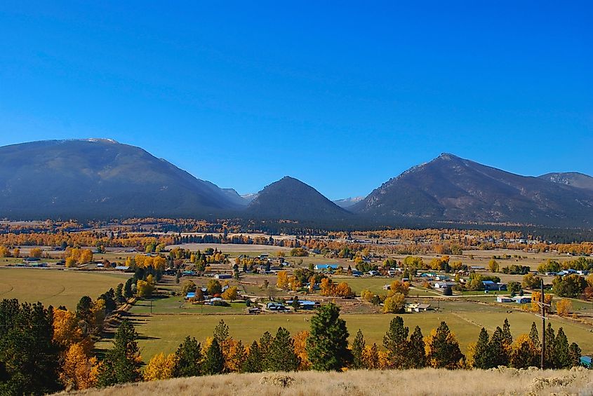 The Bitterroot Mountain Range in the Rocky Mountains, with beautiful Bitterroot Valley in autumn, featuring jagged peaks and canyons near Hamilton, Montana.