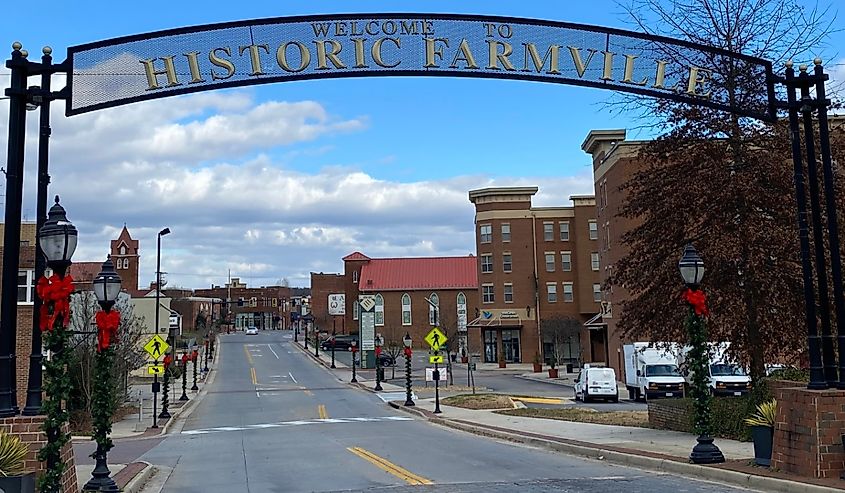 Main St downtown Farmville, Virginia