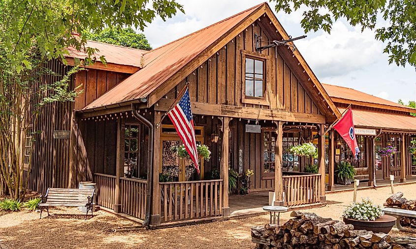 Leipers Creek Gallery at Leipers Fork, Tenneessee. Editorial credit: 4kclips / Shutterstock.com