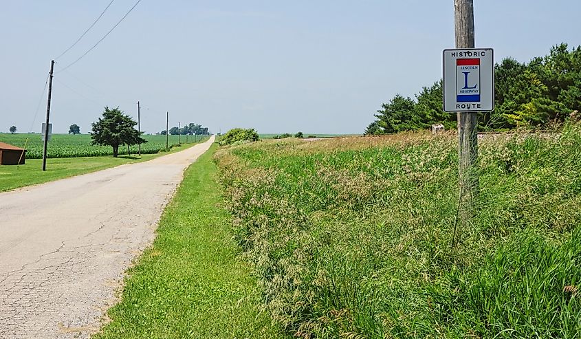 Historic Lincoln Highway in Illinois.