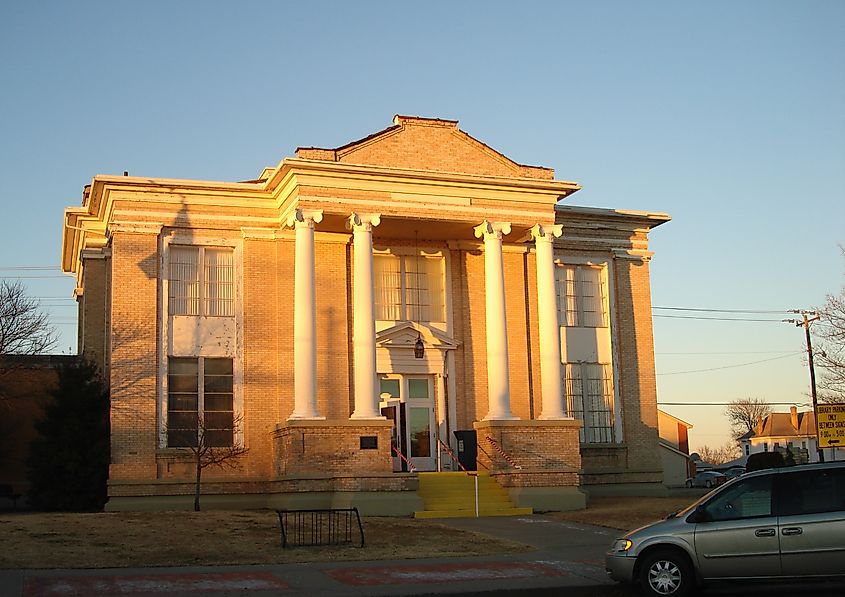 Carnegie Library, El Reno (MARELBU, CC BY 3.0 <https://creativecommons.org/licenses/by/3.0>, via Wikimedia Commons)