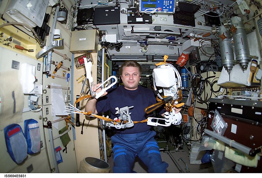 Cosmonaut Yury I. Onufrienko, Expedition Four mission commander representing Rosaviakosmos, works with the Amateur Radio (HAM) WA3 Antenna Assembly in the Zvezda Service Module on the International Space Station (ISS)