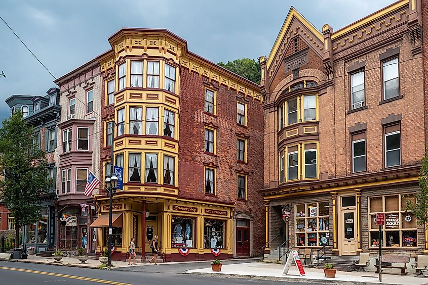 Historic streets at Jim Thorpe, a borough and the county seat of Carbon County in state of Pennsylvania. Editorial credit: Belikova Oksana / Shutterstock.com