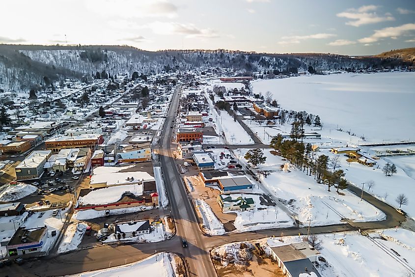 Aerial view of Munising city is the major four season tourist destination city in the Michigan Upper Peninsula.Editorial credit: SNEHIT PHOTO / Shutterstock.com