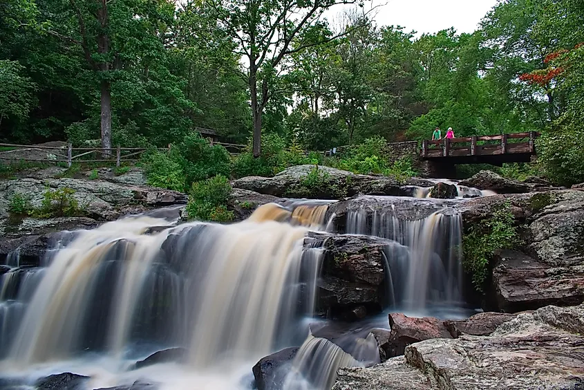 Scenic view of a waterfall in Devil's Hopyard State Park