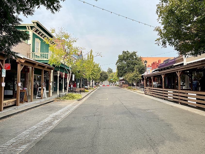 Folsom, California: Wide view of Sutter St in historic downtown