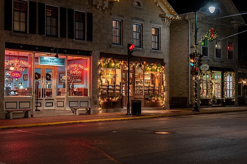 The Chocolate Factory, Amy's Candies and Cedarburg Toy Company in Cedarburg WI. Editorial credit: James Meyer / Shutterstock.com