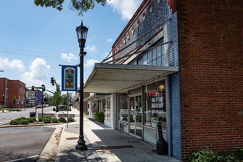 Scenic view down Main Street in historic Montevallo in central Alabama. Editorial credit: JNix / Shutterstock.com