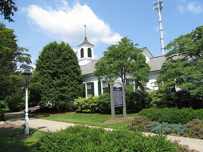 The scenic town of Weston, Connecticut. Image credit: Doug Kerr via Flickr.com