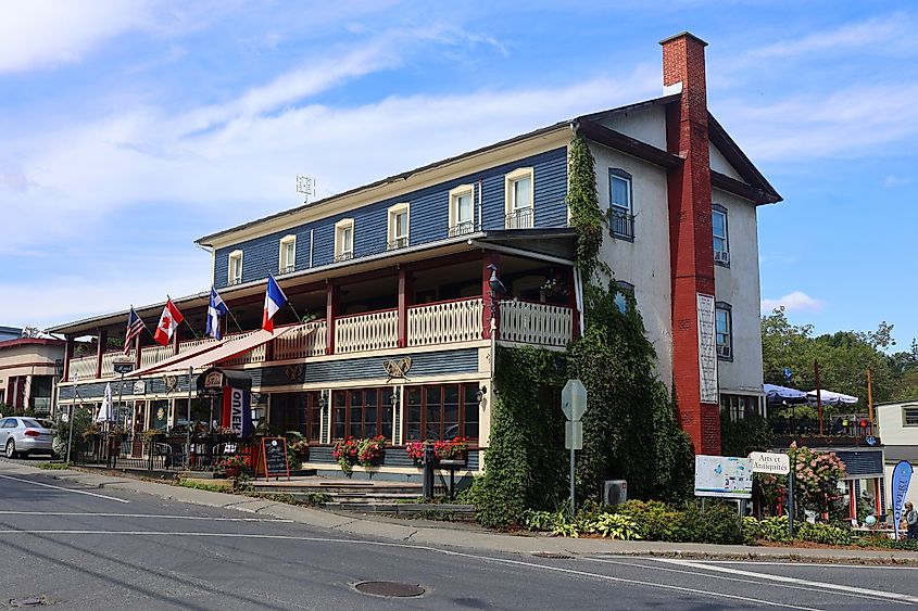 Auberge Knowlton is minutes from Theatre Lac-Brome and Brome County Historical Society. Editorial credit: meunierd / Shutterstock.com