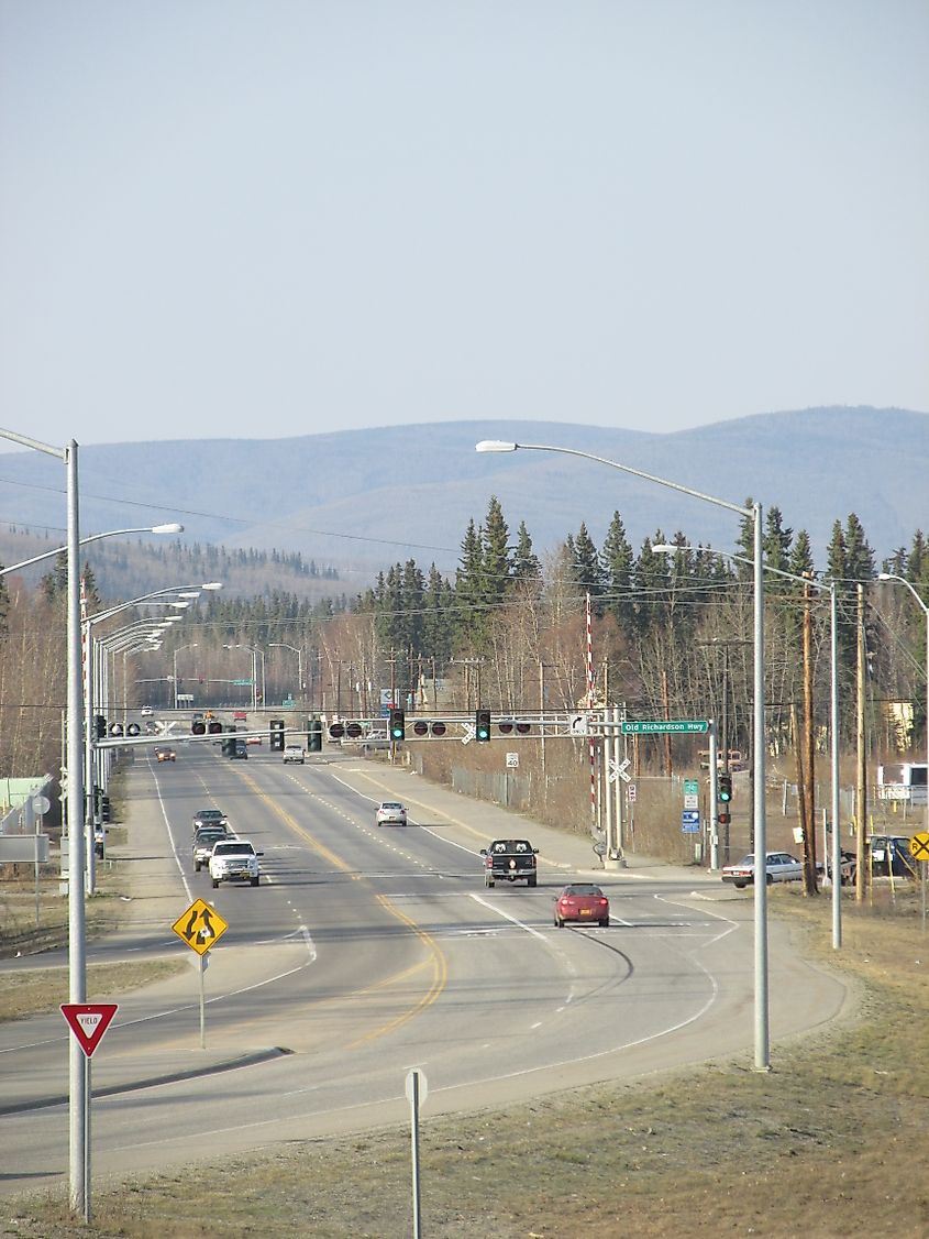 Badger Road is a side road of the Richardson Highway. 