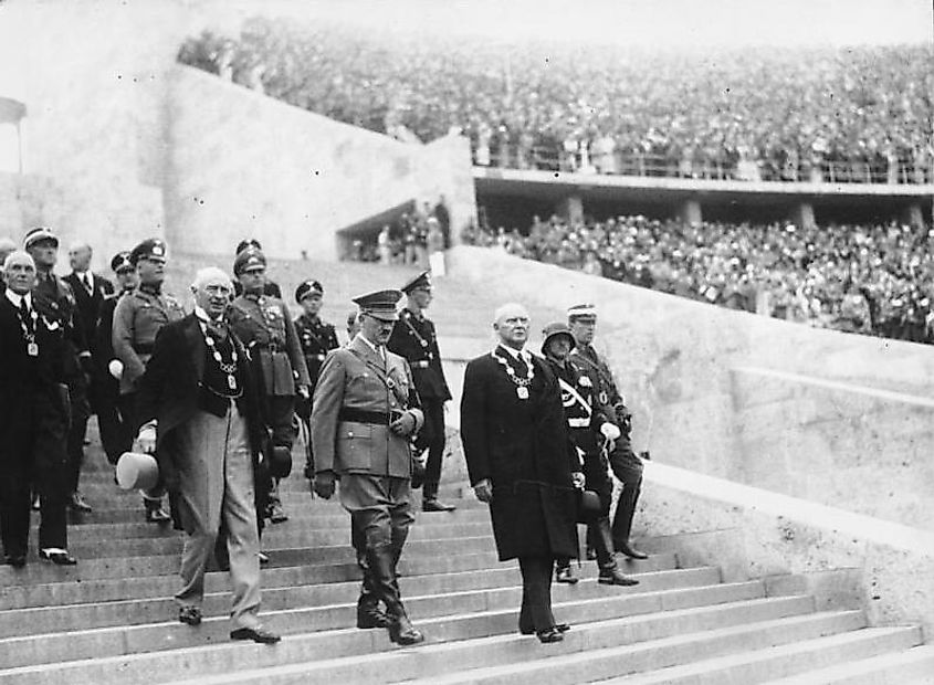 Adolf Hitler and Henri de Baillet-Latour enter the Olympic Stadium