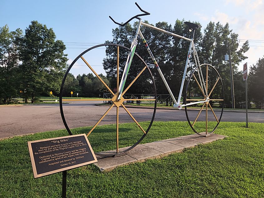 Oversized replica bike at the Virginia Capital Trail