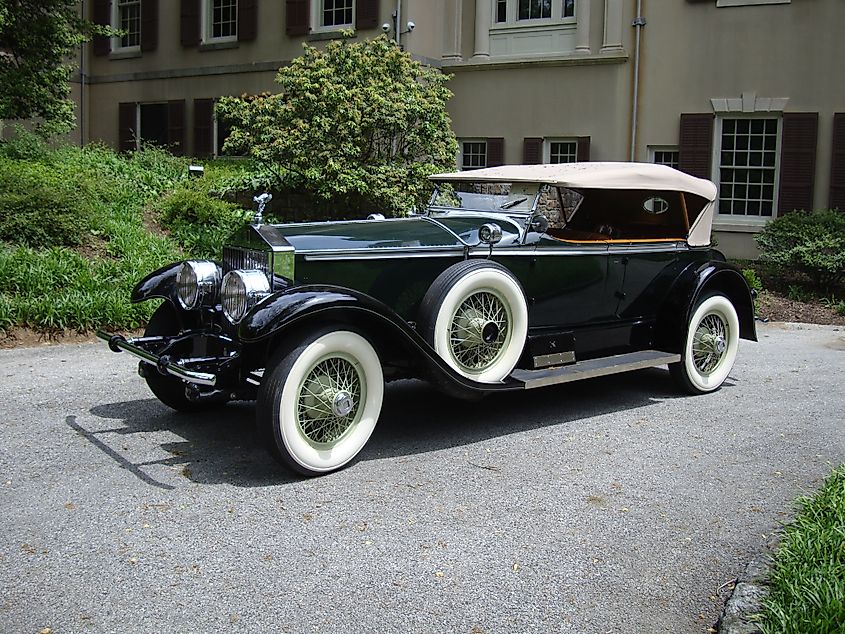 1927 Rolls-Royce parked at Winterthur Museum, Garden, and Library.