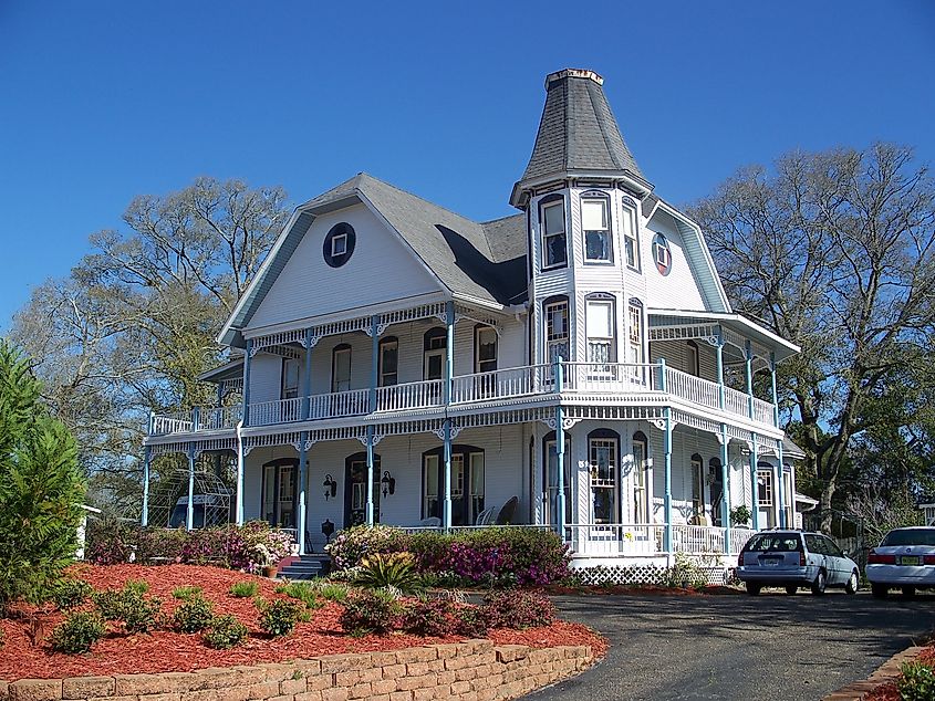 A historical building in DeFuniak Springs.