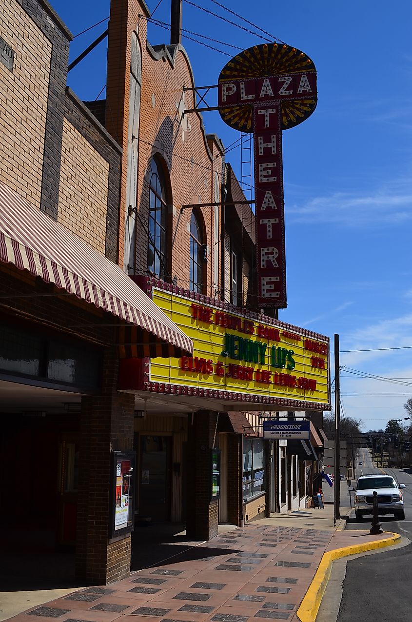 Glasgow, Kentucky. In Wikipedia. https://en.wikipedia.org/wiki/Glasgow,_Kentucky By Ichabod - Own work, CC BY-SA 3.0, https://commons.wikimedia.org/w/index.php?curid=31629244