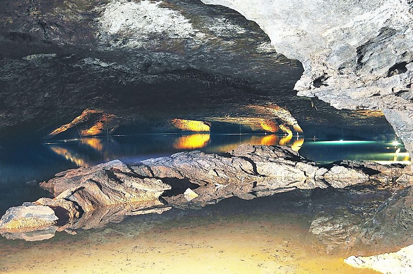 The Lost Sea In Tennessee America s Largest Underground Lake WorldAtlas