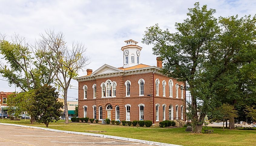 The historic Johnson County Courthouse in Vienna, Illinois.