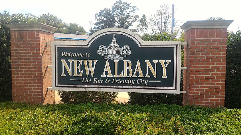 Sign welcoming visitors to New Albany, Mississippi