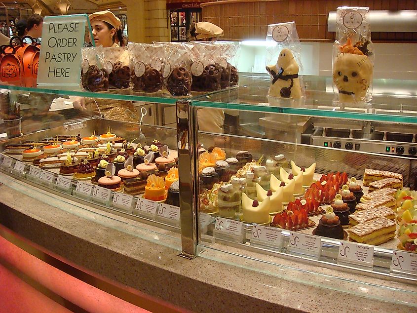 Dessert buffet selection at Bellagio, Las Vegas USA. Image Credit Kat Kellner via Wikimedia.