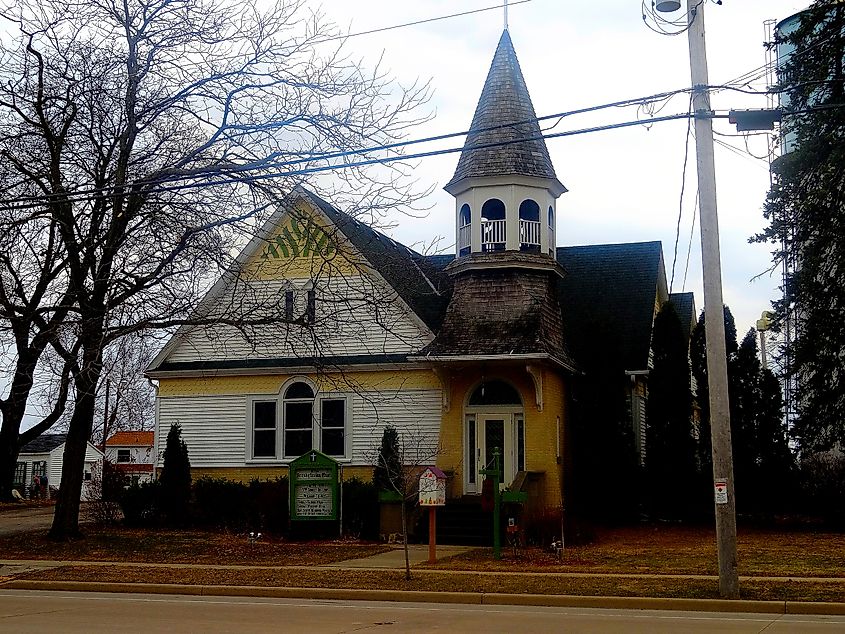 Cambridge, Wisconsin. In Wikipedia. https://en.wikipedia.org/wiki/Cambridge,_Wisconsin By Corey Coyle, CC BY 3.0, https://commons.wikimedia.org/w/index.php?curid=57541329