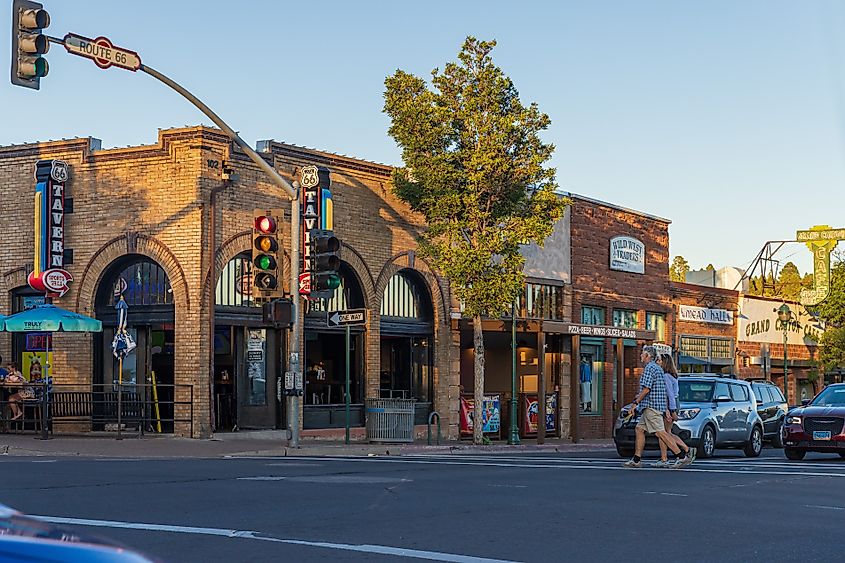 Street scene in downtown Flagstaff in the late afternoon. Editorial credit: Framalicious / Shutterstock.com