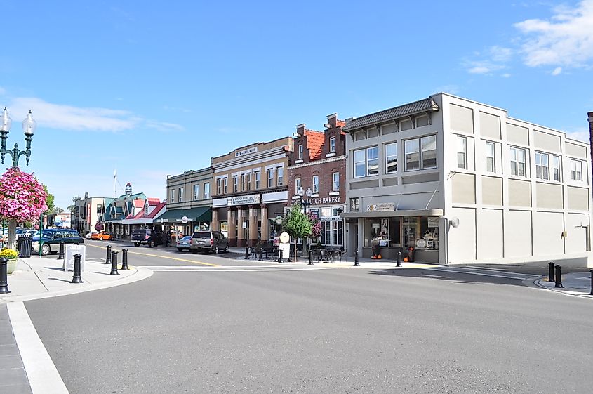 Lynden, Washington. In Wikipedia. https://en.wikipedia.org/wiki/Lynden,_Washington By Joe Mabel, CC BY-SA 4.0, https://commons.wikimedia.org/w/index.php?curid=62752629