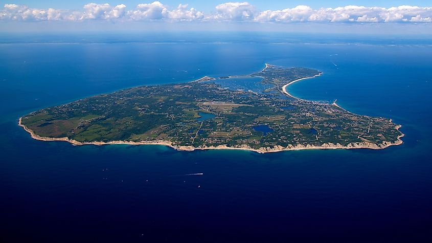 Block Island. In Wikipedia. https://en.wikipedia.org/wiki/Block_Island By Timothy J. Quill - Timothy J. Quill, CC BY-SA 4.0, https://commons.wikimedia.org/w/index.php?curid=41890252