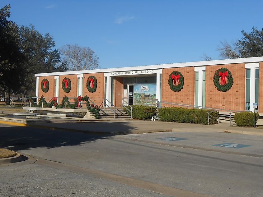 Gonzales, Texas. In Wikipedia. https://en.wikipedia.org/wiki/Gonzales,_Texas By ProfReader - Own work, CC BY-SA 3.0, https://commons.wikimedia.org/w/index.php?curid=23490166