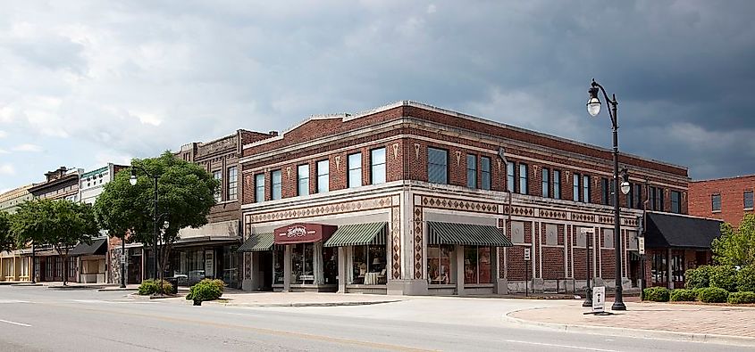 413-425 Broad Street in Gadsden, Alabama, part of the Gadsden Downtown Historic District.