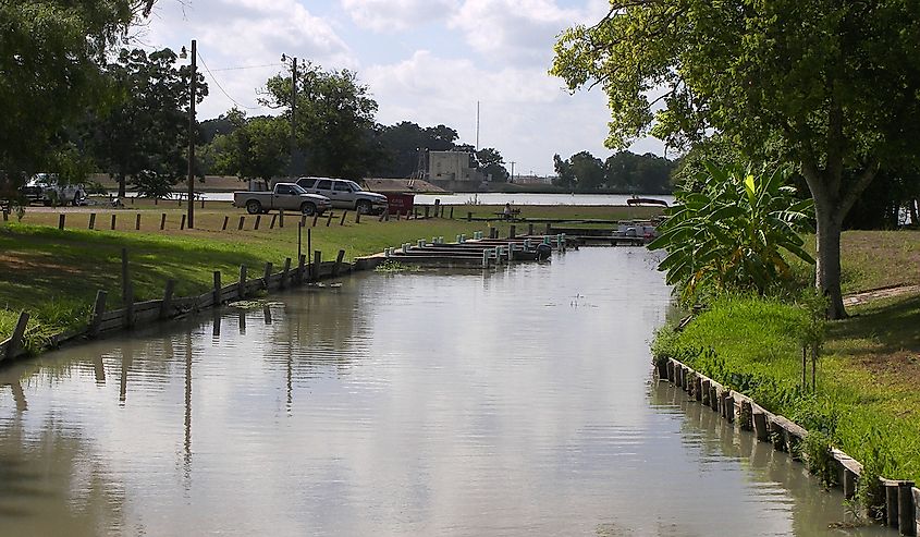 Lake Wood. In Wikipedia. https://en.wikipedia.org/wiki/Lake_Wood By Larry D. Moore, CC BY 4.0, https://commons.wikimedia.org/w/index.php?curid=4529407