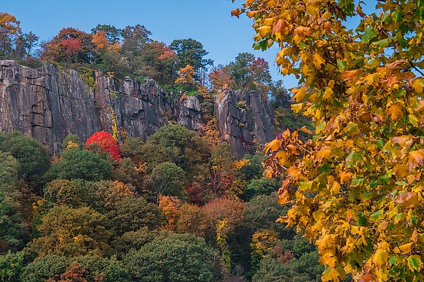 A cliff in the Palisades Interstate Park in New Jersey in autumn.