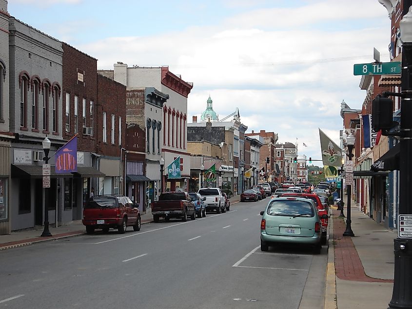 Paris, Kentucky. In Wikipedia. https://en.wikipedia.org/wiki/Paris,_Kentucky By Spiritrock4u at the English Wikipedia, CC BY-SA 3.0, https://commons.wikimedia.org/w/index.php?curid=31933195