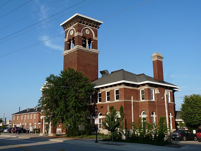 Green Bay, Wisconsin. In Wikipedia. https://en.wikipedia.org/wiki/Green_Bay,_Wisconsin By Jeff the quiet - Own work, CC0, https://commons.wikimedia.org/w/index.php?curid=21099919