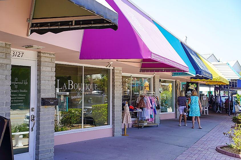 Shopping center in downtown Vero Beach, Florida. Editorial credit: JennLShoots / Shutterstock.com