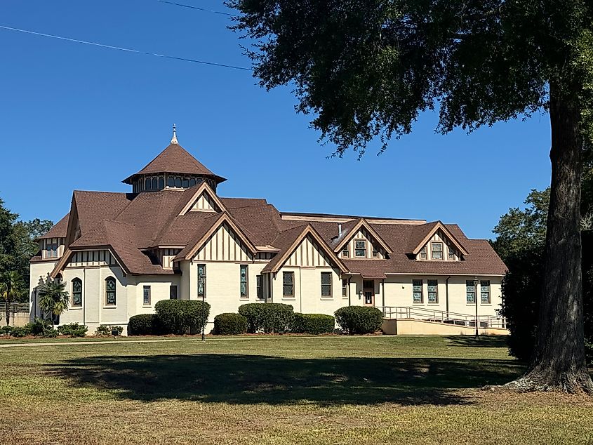 A church building in the town of Evergreen, Alabama.