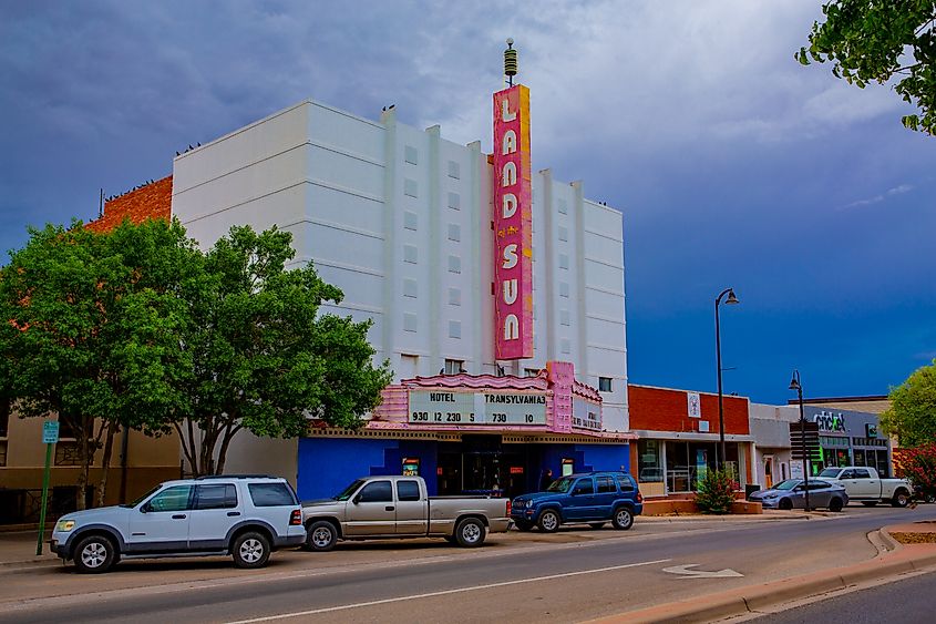 Old cinema in Artesia, New Mexico, USA. Editorial credit: Traveller70 / Shutterstock.com