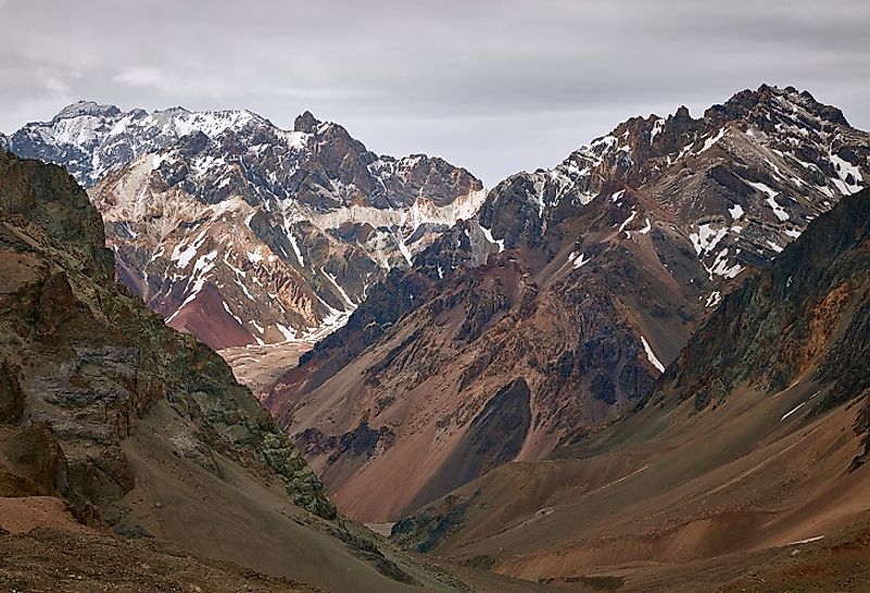what is the longest mountain range in south america and where is it located