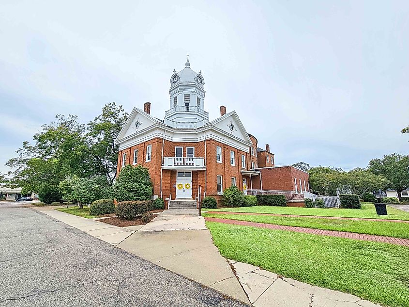Old Courthouse Museum in Monroeville, Alabama. Image credit VioletSkyAdventures via Shutterstock