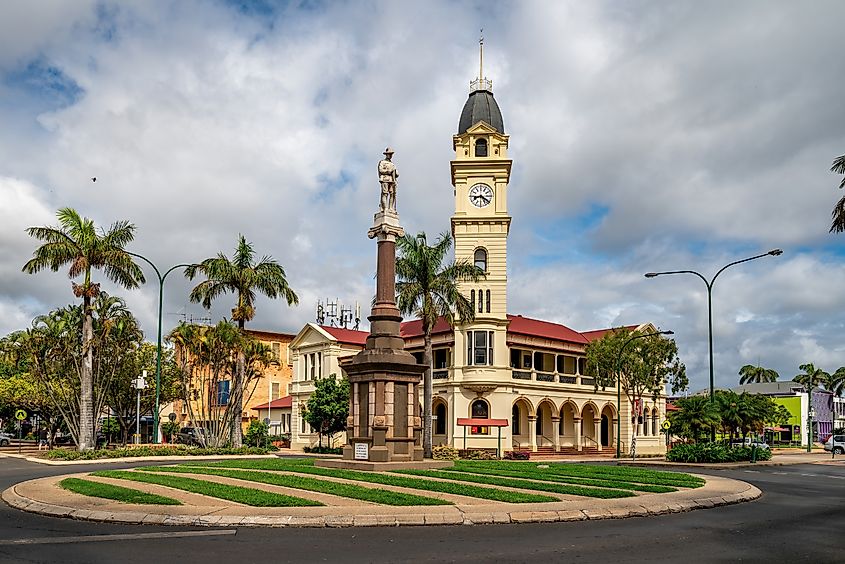 Bundaberg, Queensland: Bundaberg's historic post office and war memorial in the town centre.