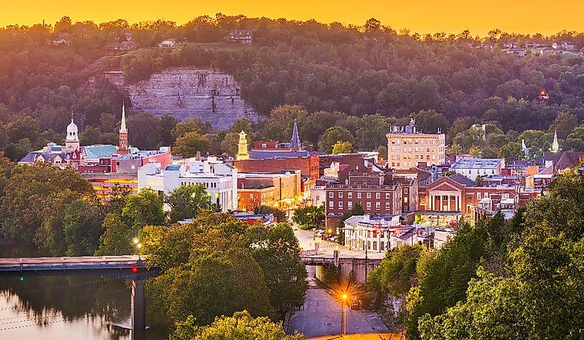 Frankfort, Kentucky, USA Town Skyline