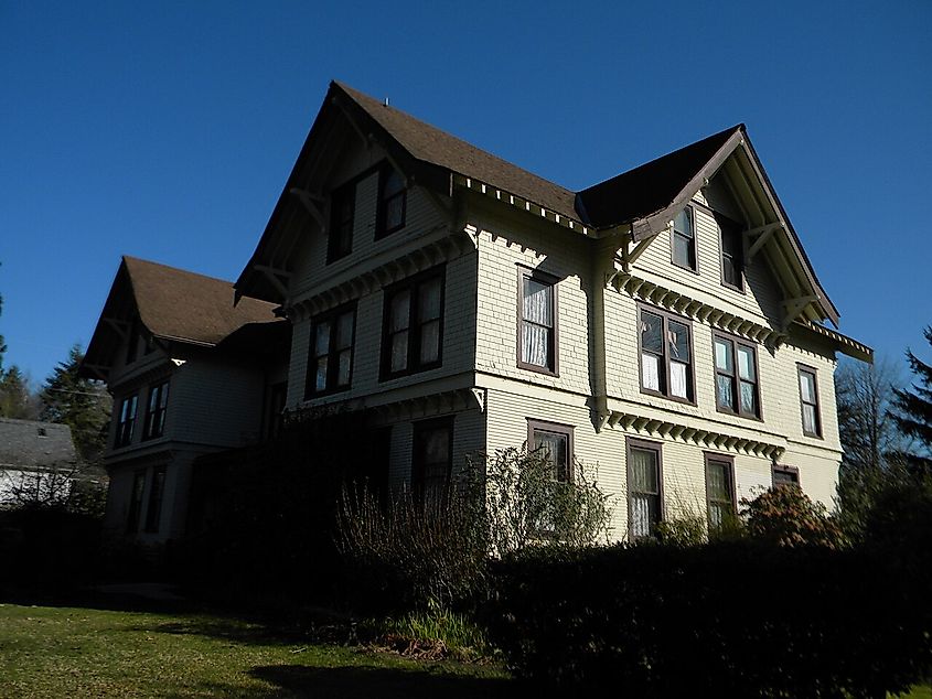 Old McCleary Hotel Current address is 300 N. Summit Road.