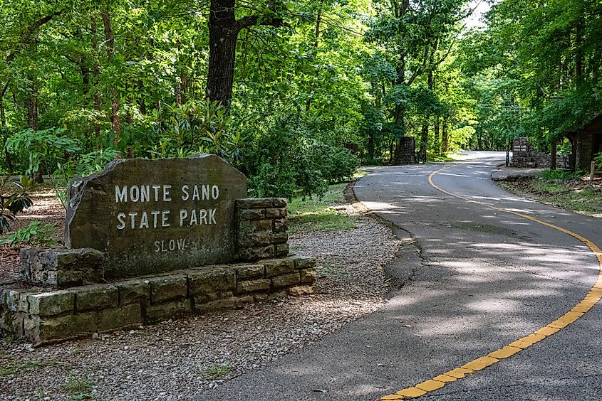 Path running through the Monte Sano State Park.