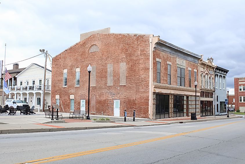 The historic buildings in the townscape of Elizabethtown. Editorial credit: Sabrina Janelle Gordon / Shutterstock.com