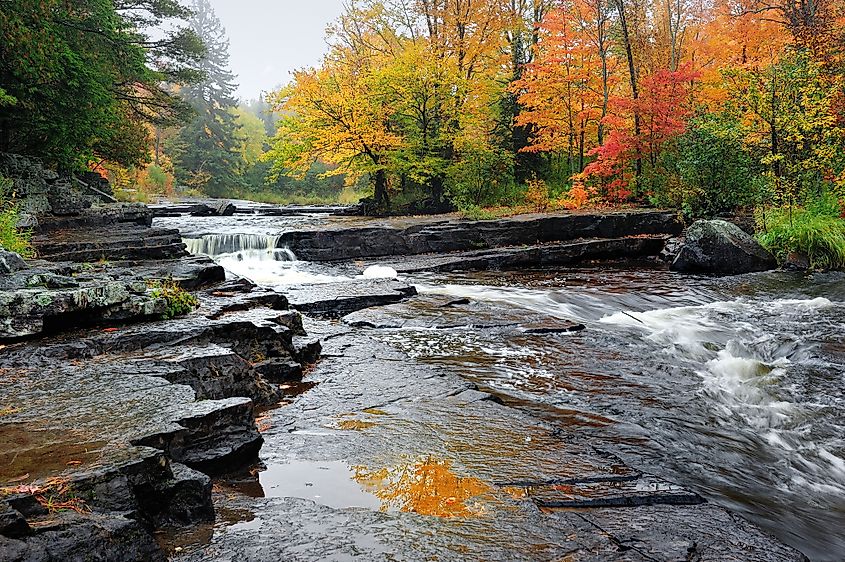 Canyon Falls surrounded by fall foliage