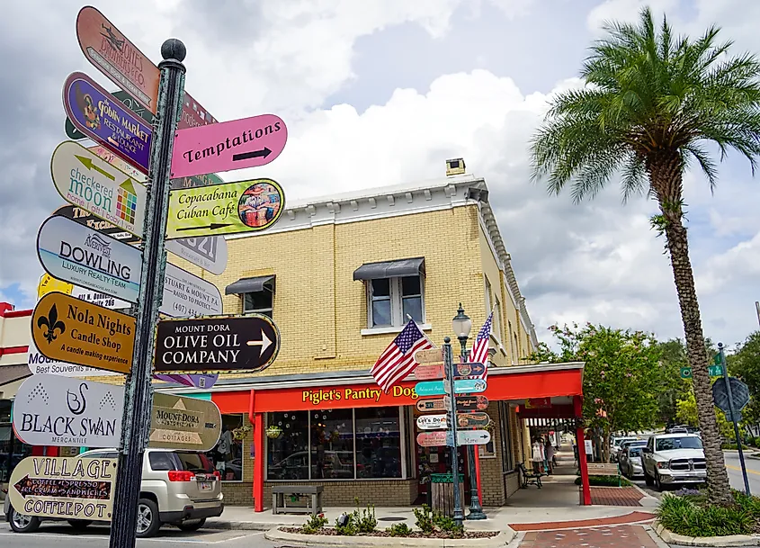 Street scene in downtown Mount Dora, Florida.