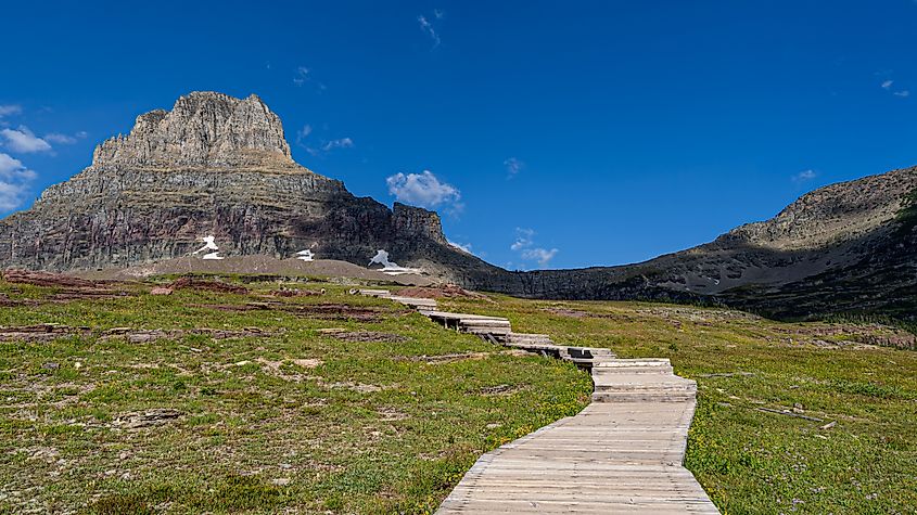 The boardwalk along the Hidden Lake Trail, Montana