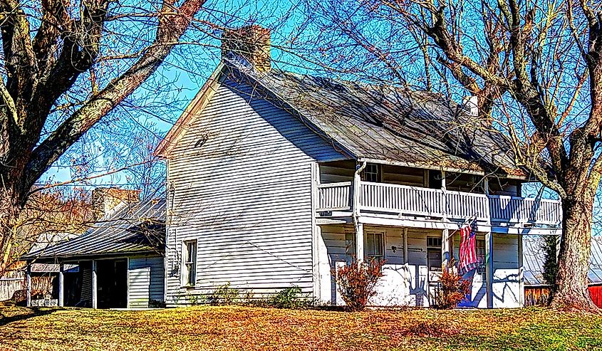 Built in 1779 for travelers along the newly-opened Zane Trace that ran from Wheeling, WVA to Maysville, KY. We saw it in Adams County, Ohio on OH41 that follows the original route.