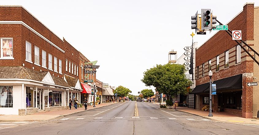 The old business district on Muskogee Avenue in Tahlequah, Oklahoma, USA. Editorial credit: Roberto Galan / Shutterstock.com